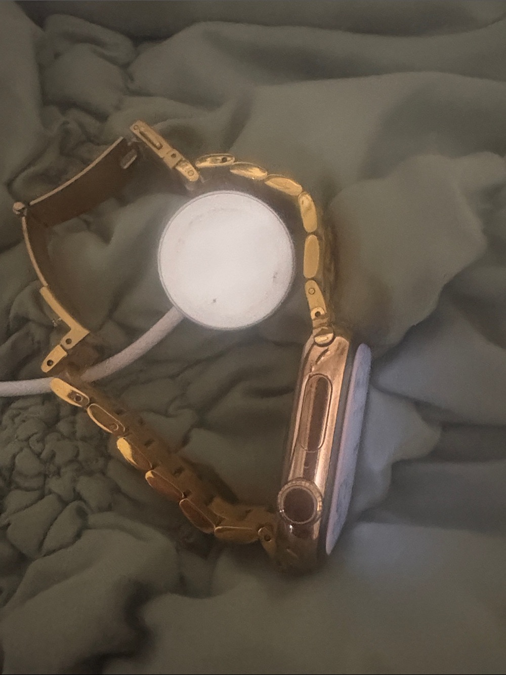 Apple Watch Series 10 gold titanium 46 mm - Picture 8 of 10